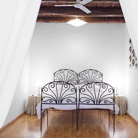 Appartamento Casa Toledo Naples Exterior photo